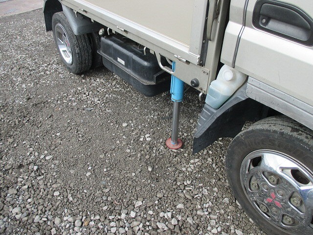 三菱ふそうキャンタークレーン付小型（2t・3t）[写真07]