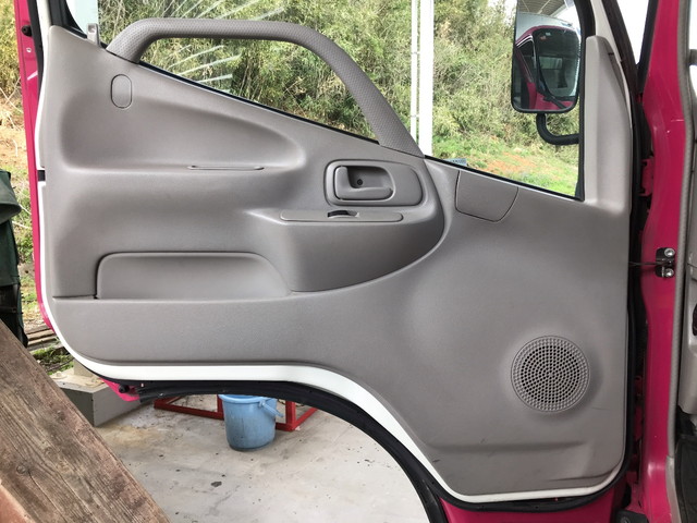 日野デュトロアルミバン小型（2t・3t）[写真25]