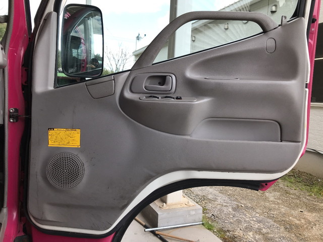 日野デュトロアルミバン小型（2t・3t）[写真26]