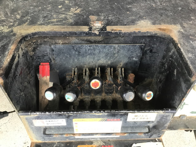 いすゞエルフ穴掘建柱車小型（2t・3t）[写真13]