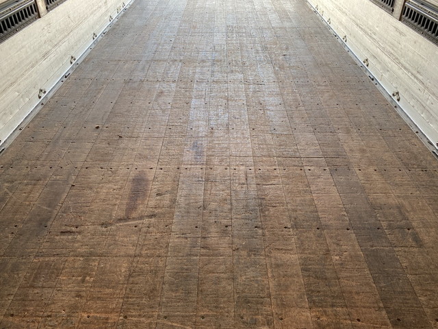 三菱ふそうファイターアルミウイング中型（4t）[写真16]