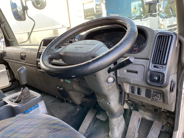 三菱ふそうファイターアルミウイング中型（4t）[写真34]