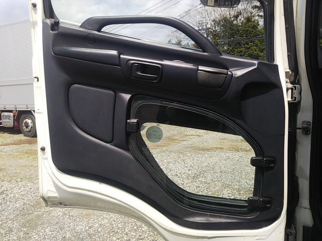 日野レンジャー平ボディ中型（4t）[写真25]