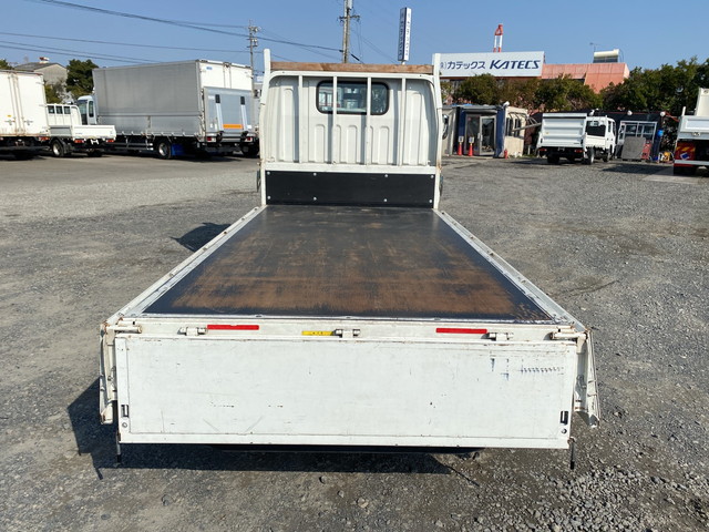 三菱ふそうキャンターガッツ平ボディ小型（2t・3t）[写真12]