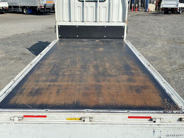 三菱ふそうキャンターガッツ平ボディ小型（2t・3t）[写真13]