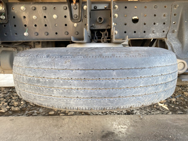 三菱ふそうキャンターガッツ平ボディ小型（2t・3t）[写真18]