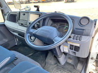 三菱ふそうキャンターガッツ平ボディ小型（2t・3t）[写真33]