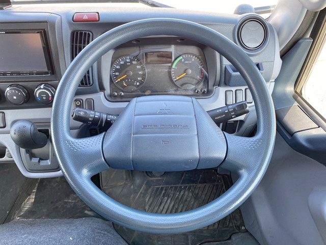 三菱ふそうキャンターガッツ平ボディ小型（2t・3t）[写真36]