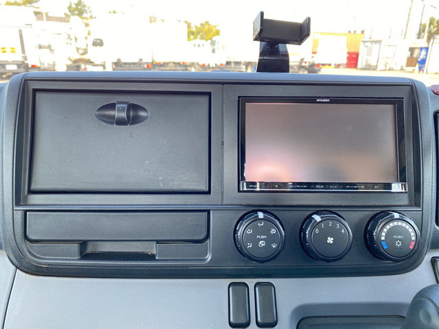 三菱ふそうキャンターガッツ平ボディ小型（2t・3t）[写真39]