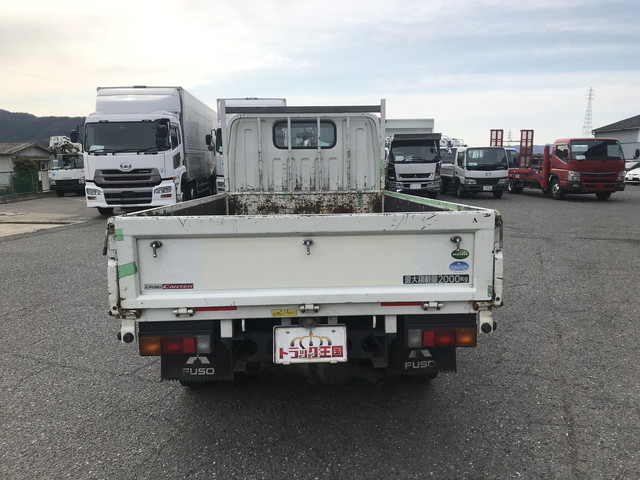 三菱ふそうキャンター平ボディ小型（2t・3t）[写真11]