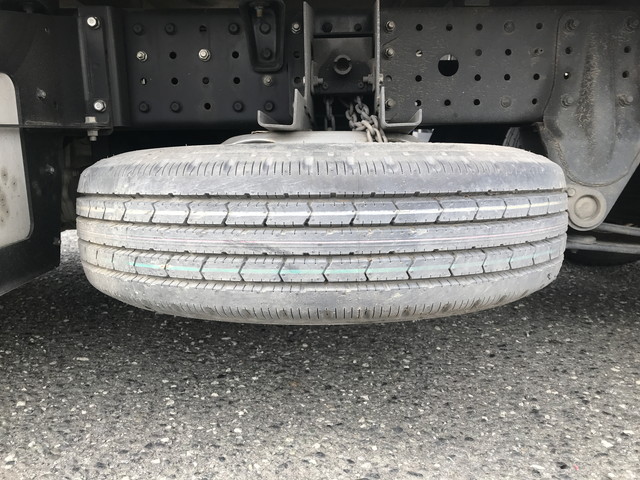 三菱ふそうキャンター平ボディ小型（2t・3t）[写真16]