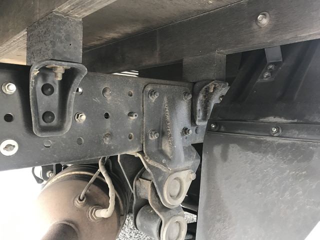 三菱ふそうキャンター平ボディ小型（2t・3t）[写真18]