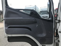 三菱ふそうキャンター平ボディ小型（2t・3t）[写真25]