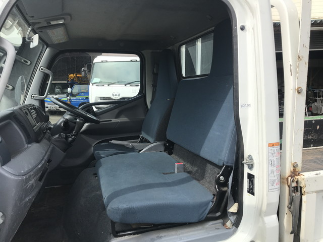 三菱ふそうキャンター平ボディ小型（2t・3t）[写真27]