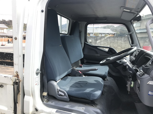 三菱ふそうキャンター平ボディ小型（2t・3t）[写真28]
