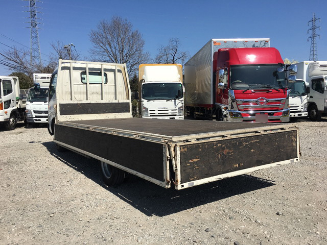 トヨタトヨエース平ボディ小型（2t・3t）[写真12]