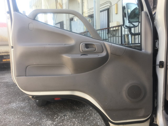 トヨタトヨエース平ボディ小型（2t・3t）[写真29]