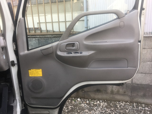 トヨタトヨエース平ボディ小型（2t・3t）[写真30]