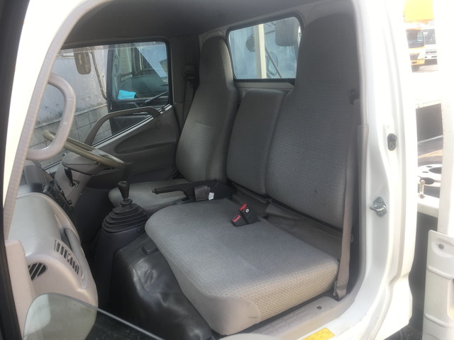 トヨタトヨエース平ボディ小型（2t・3t）[写真33]