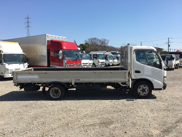 トヨタトヨエース平ボディ小型（2t・3t）[写真06]