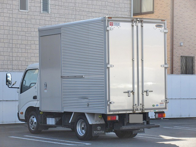 トヨタダイナアルミバン小型（2t・3t）[写真02]