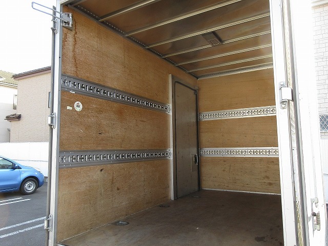 トヨタダイナアルミバン小型（2t・3t）[写真09]