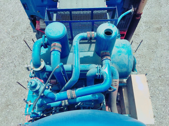 日野プロフィア汚泥吸引車大型（10t）[写真16]