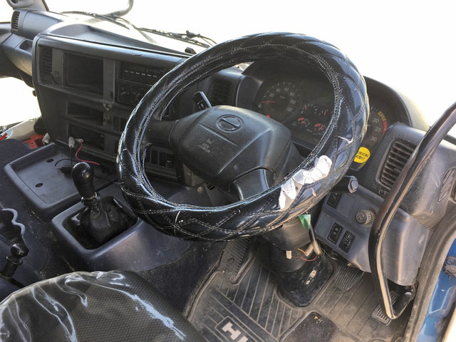 日野プロフィア汚泥吸引車大型（10t）[写真34]