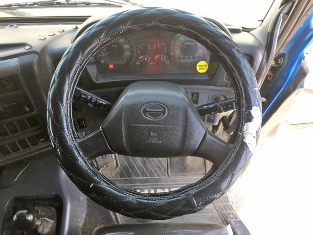 日野プロフィア汚泥吸引車大型（10t）[写真35]