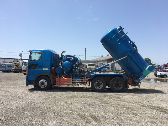 日野プロフィア汚泥吸引車大型（10t）[写真06]