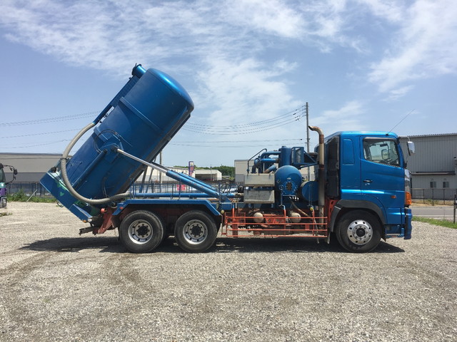 日野プロフィア汚泥吸引車大型（10t）[写真08]