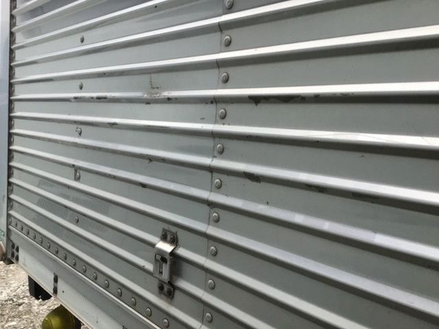 三菱ふそうキャンターアルミバン小型（2t・3t）[写真11]