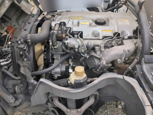 三菱ふそうキャンターアルミバン小型（2t・3t）[写真28]