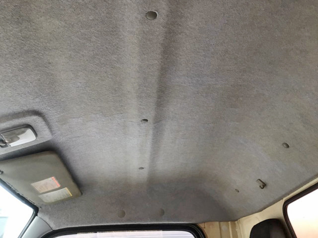 三菱ふそうキャンターアルミバン小型（2t・3t）[写真34]