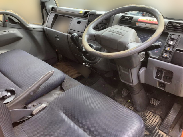 三菱ふそうキャンターアルミバン小型（2t・3t）[写真35]