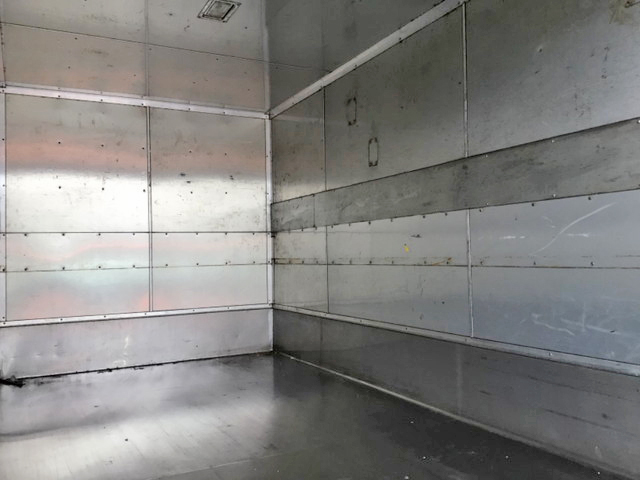 三菱ふそうキャンターアルミバン小型（2t・3t）[写真12]