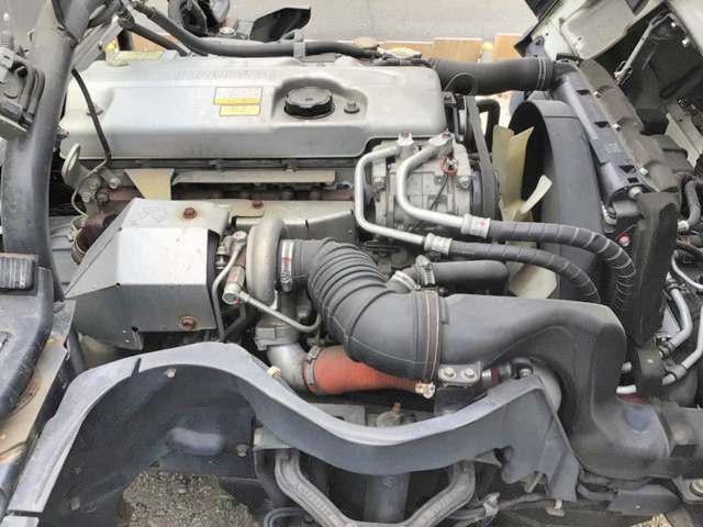 三菱ふそうキャンターアルミバン小型（2t・3t）[写真24]