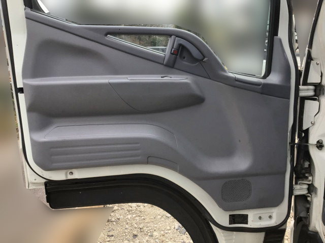 三菱ふそうキャンターアルミバン小型（2t・3t）[写真25]