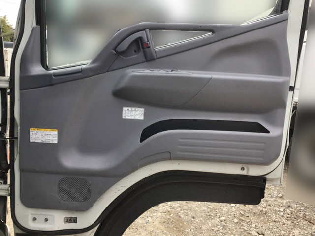 三菱ふそうキャンターアルミバン小型（2t・3t）[写真26]