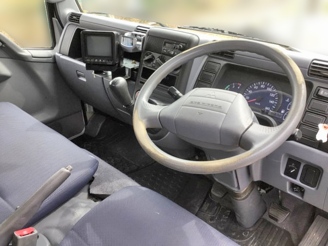 三菱ふそうキャンターアルミバン小型（2t・3t）[写真29]