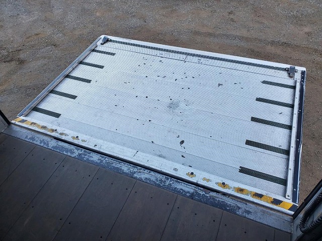 三菱ふそうファイターアルミウイング増トン（6t・8t）[写真12]