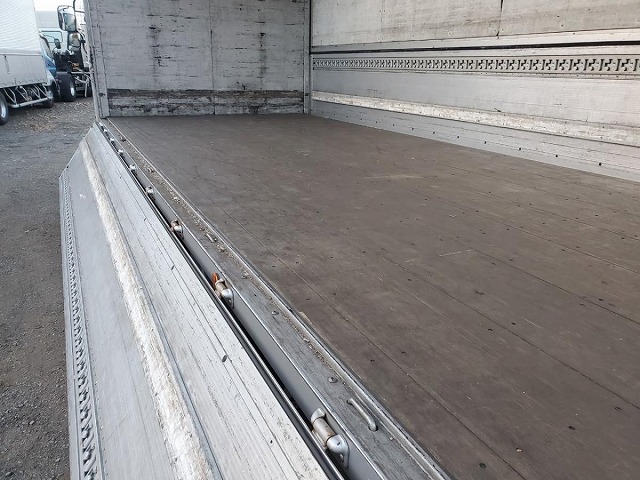 三菱ふそうファイターアルミウイング増トン（6t・8t）[写真16]