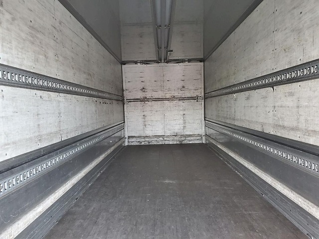 三菱ふそうファイターアルミウイング増トン（6t・8t）[写真08]