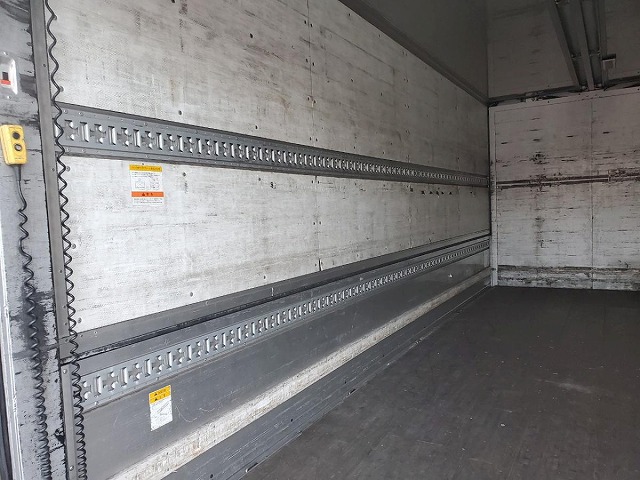 三菱ふそうファイターアルミウイング増トン（6t・8t）[写真09]