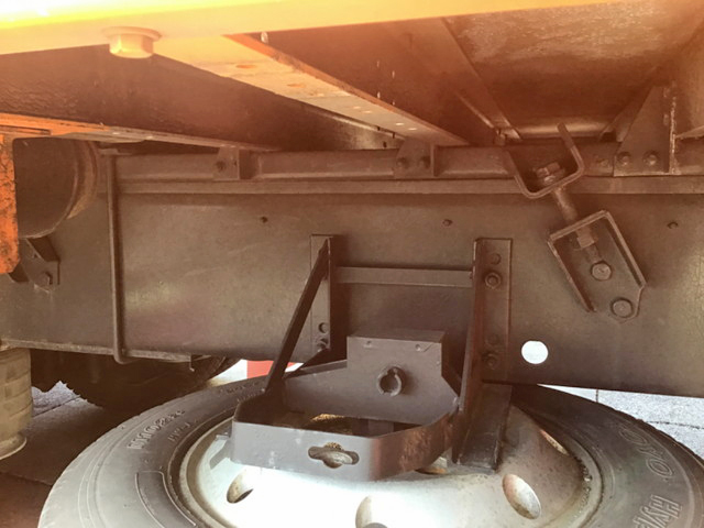 いすゞギガアルミウイング大型（10t）[写真10]