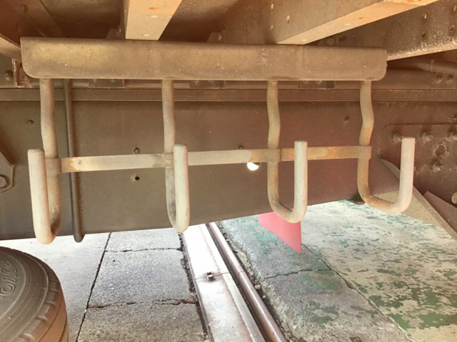 いすゞギガアルミウイング大型（10t）[写真11]