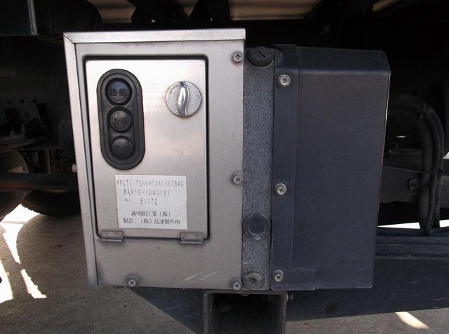 三菱ふそうキャンターアルミウイング小型（2t・3t）[写真19]