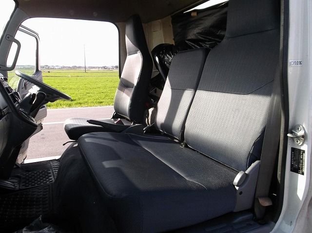 三菱ふそうキャンターアルミウイング小型（2t・3t）[写真28]