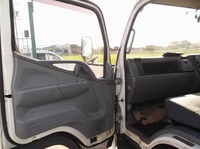 三菱ふそうキャンターアルミウイング小型（2t・3t）[写真29]