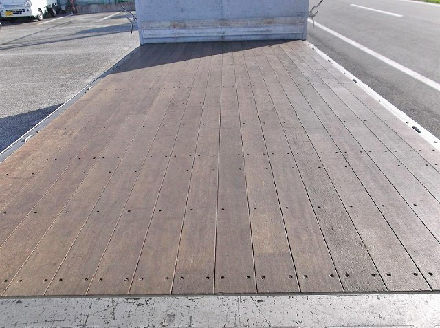 三菱ふそうキャンターアルミウイング小型（2t・3t）[写真09]